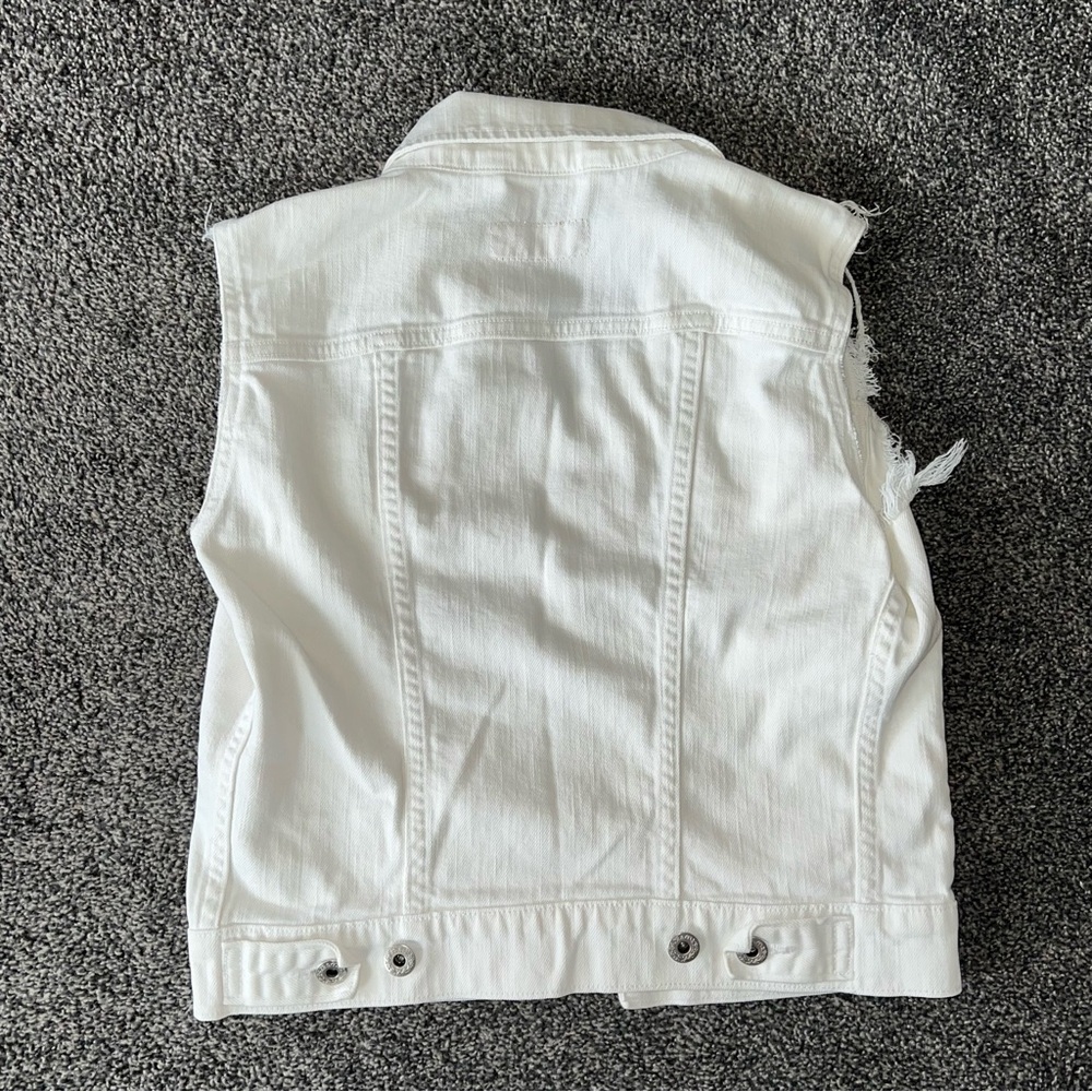 SOLD!! Levi's White Denim Vest - Picture 6 of 9